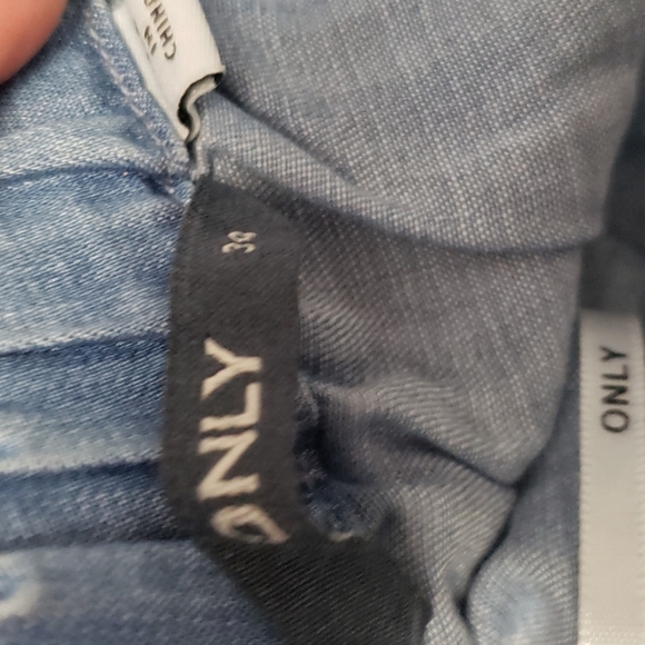 ONLY off shoulder tops - Picture 2 of 3